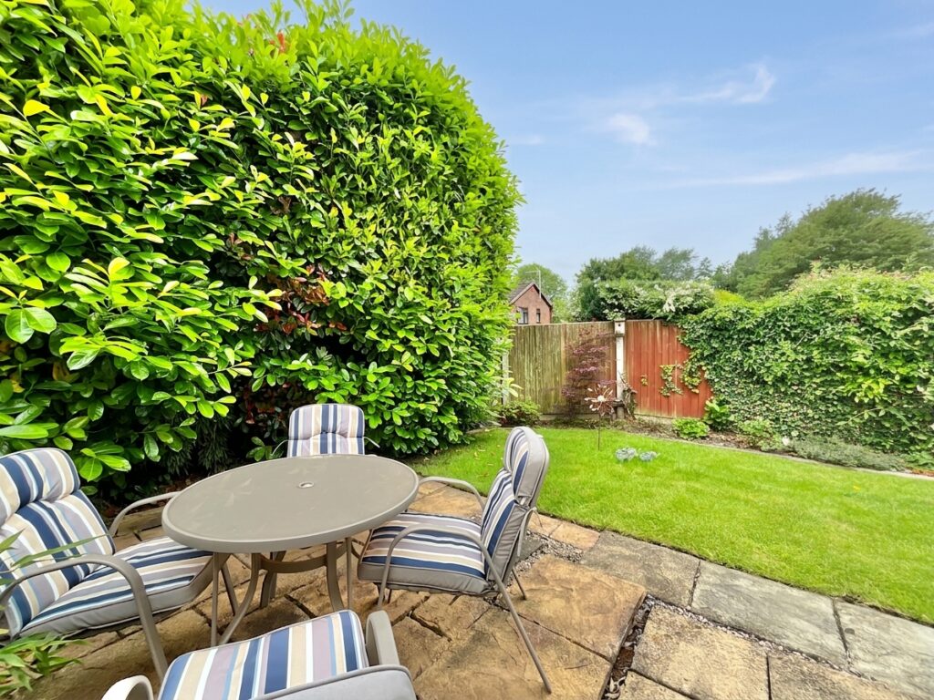Dale Close, Cheadle, ST10