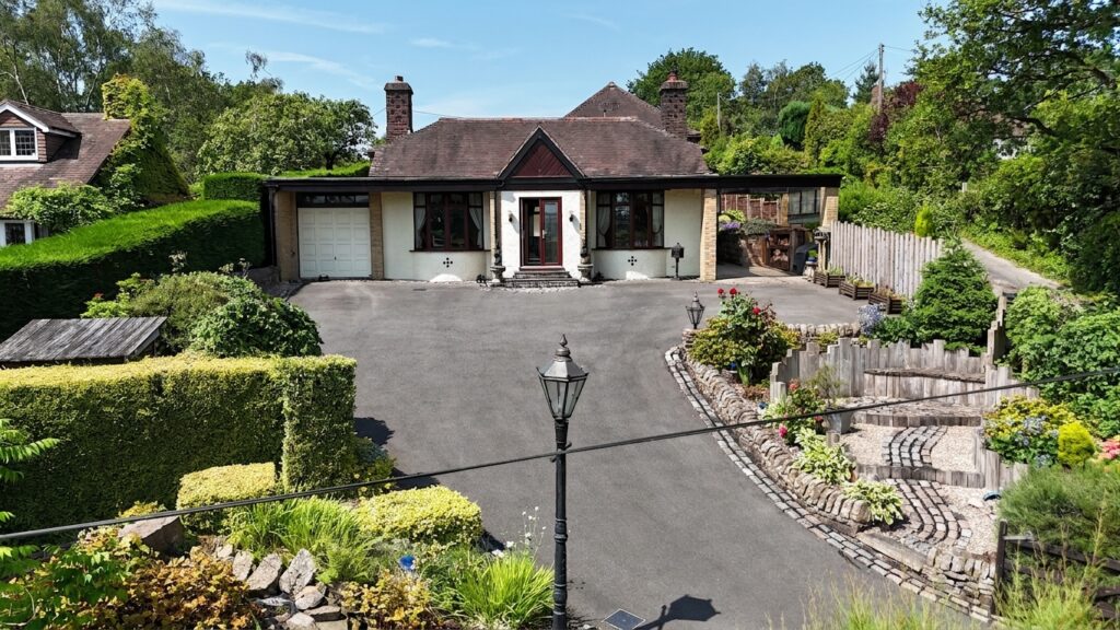 Mollatts Wood Road, Leek, ST13