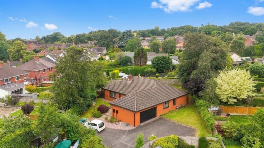 St. Johns Ave, Oulton, ST15