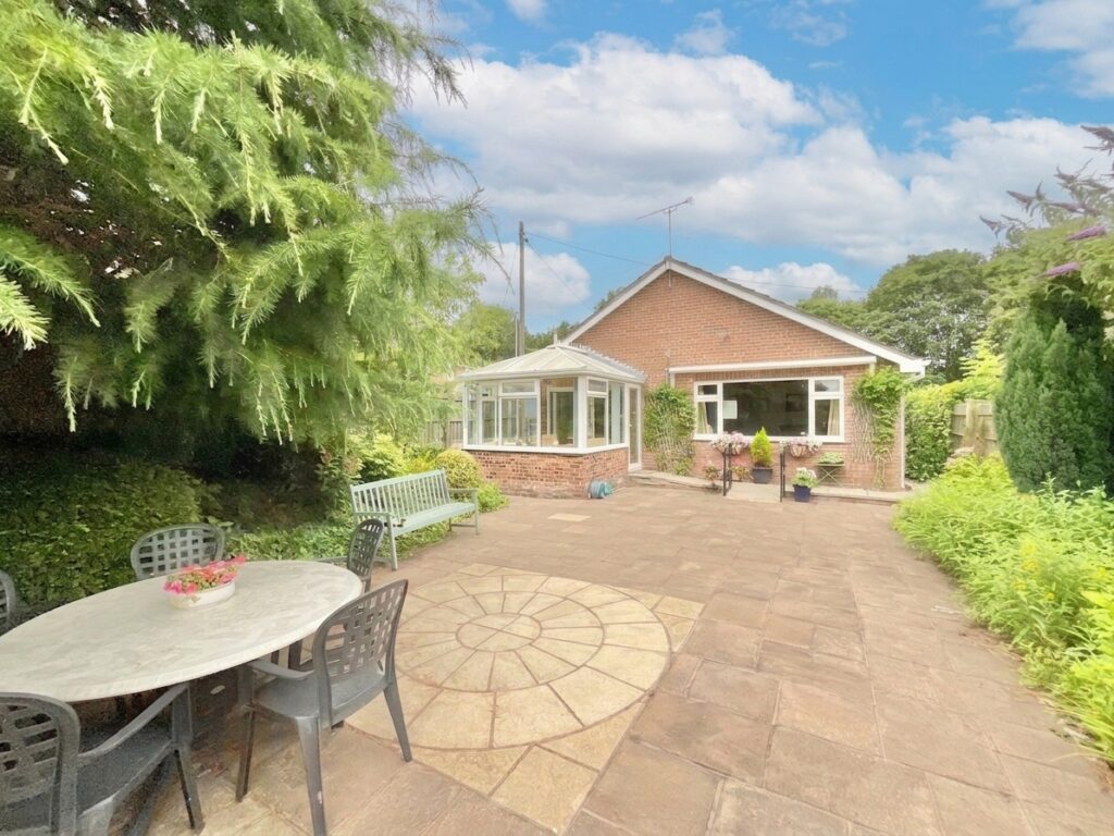 Sandbach Road, Rode Heath, ST7