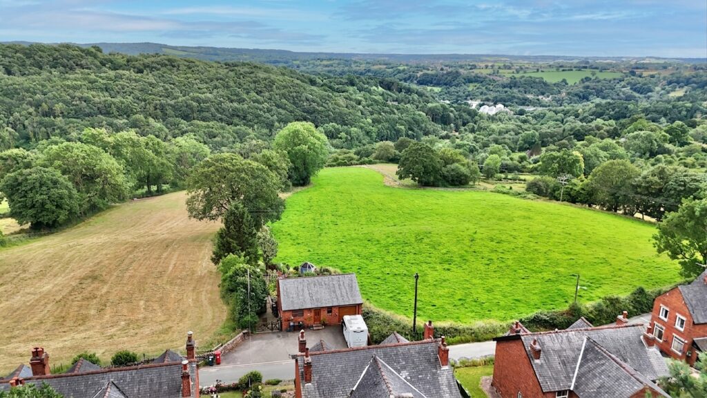 Foxt Road, Foxt, ST10