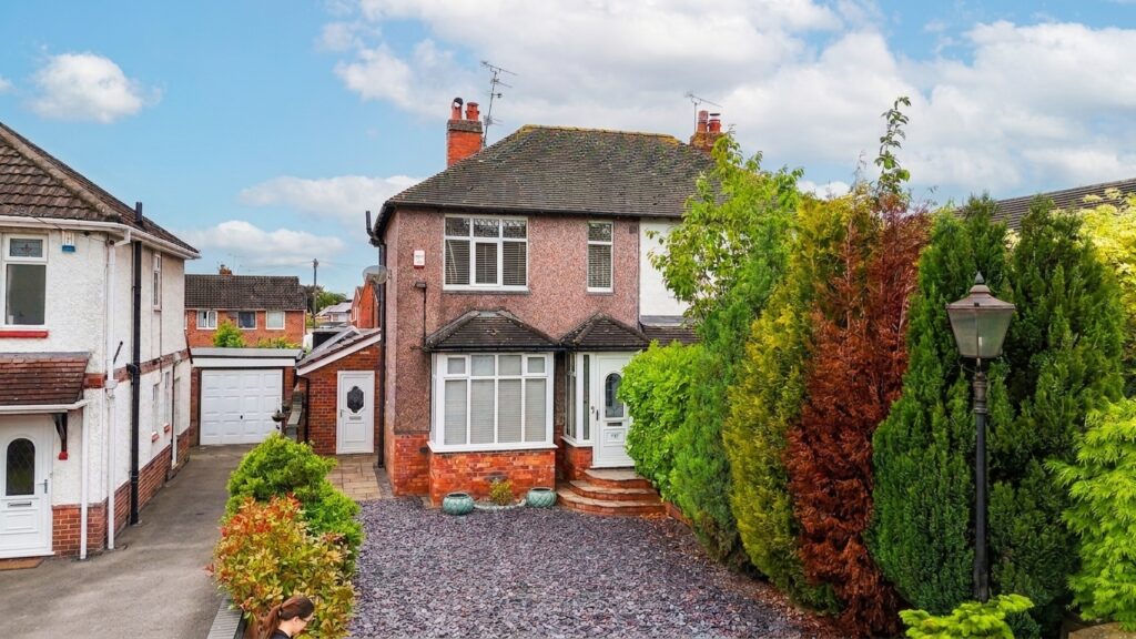 Crewe Road, Shavington, CW2