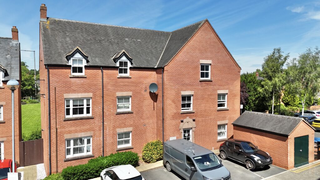 Hall Yard, Tean, ST10