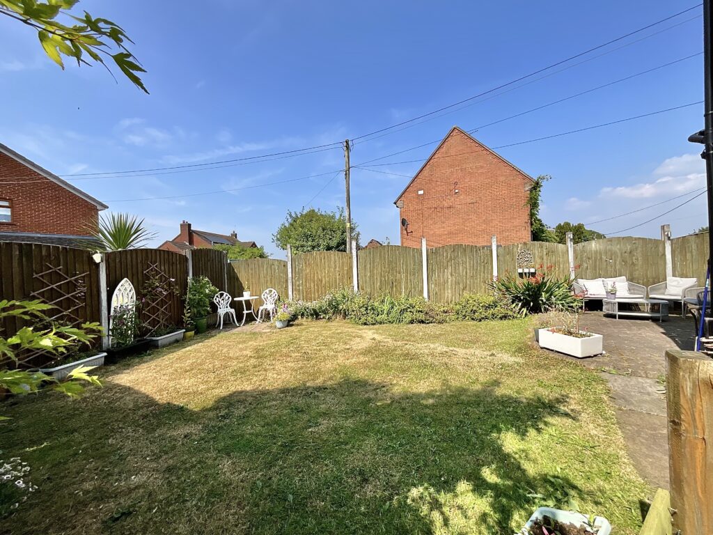 High Street, Dilhorne, ST10