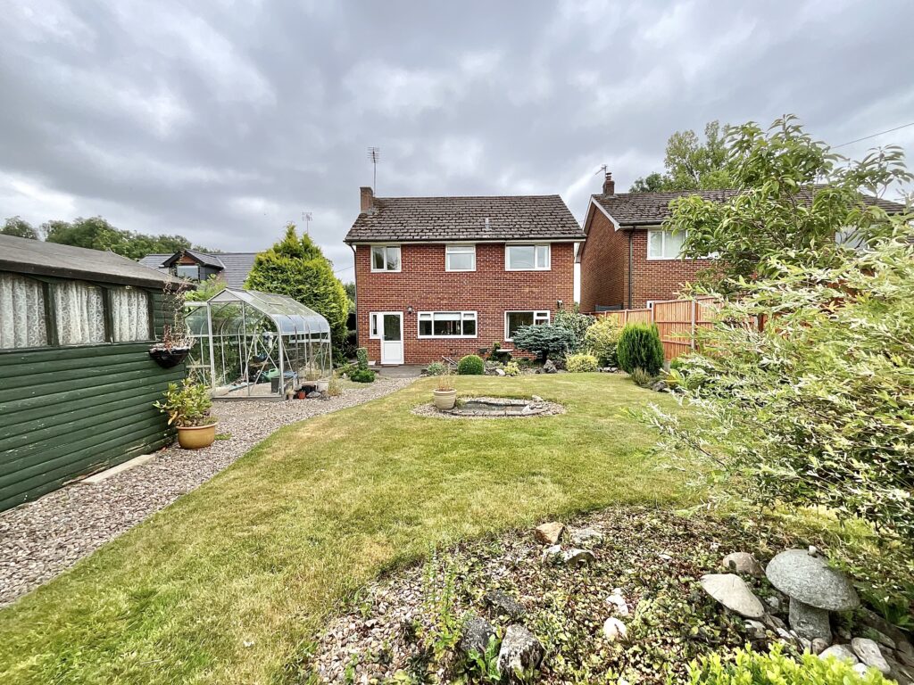 Deadmans Green, Checkley, ST10