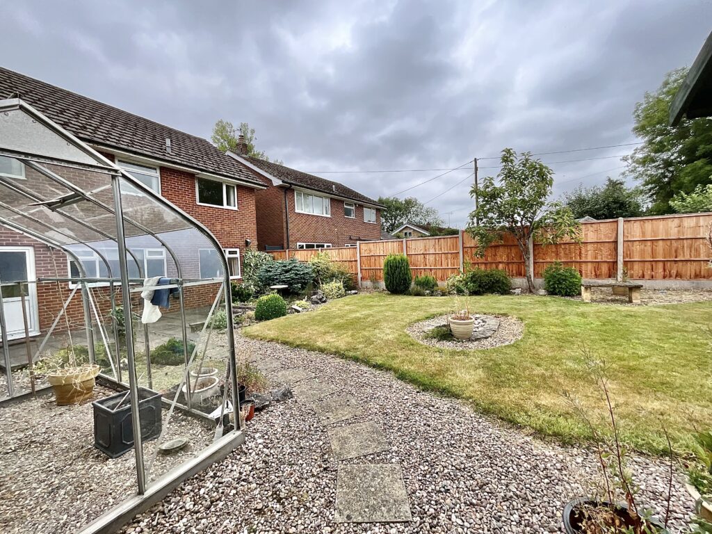 Deadmans Green, Checkley, ST10