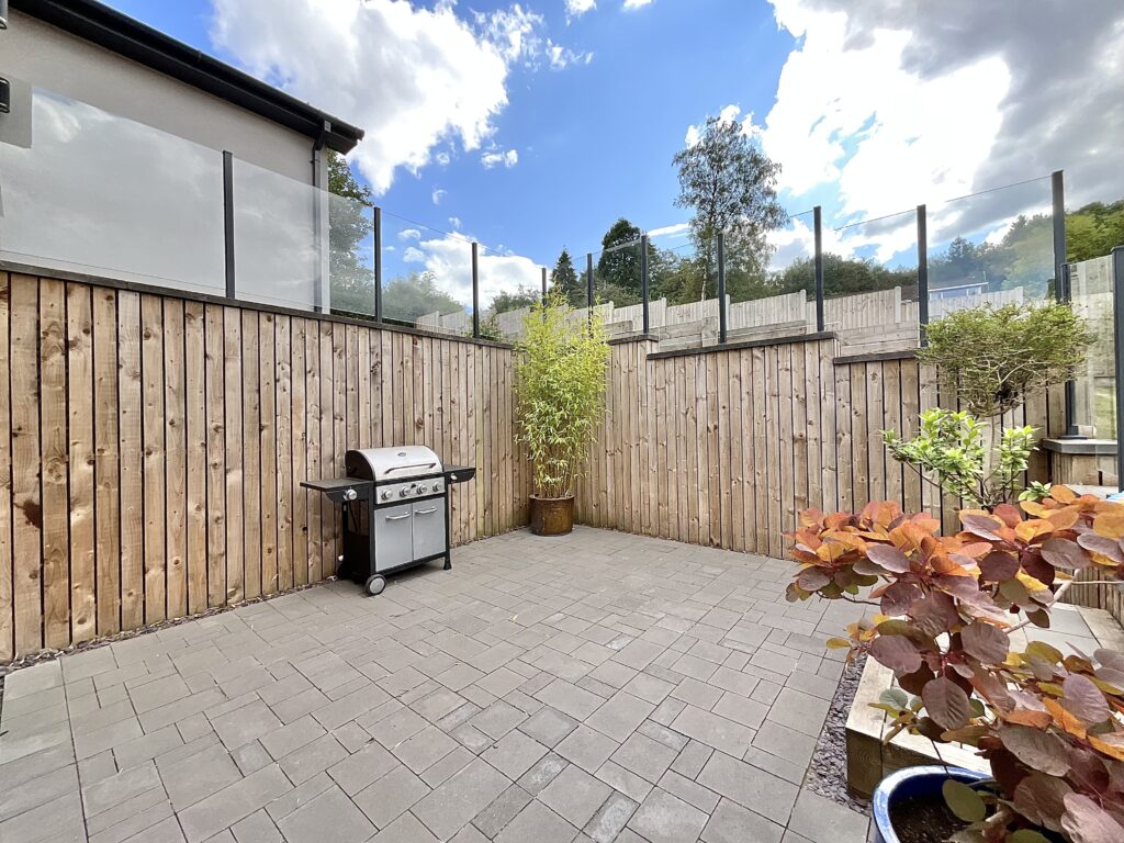 Harewood Close, Cheadle, ST10