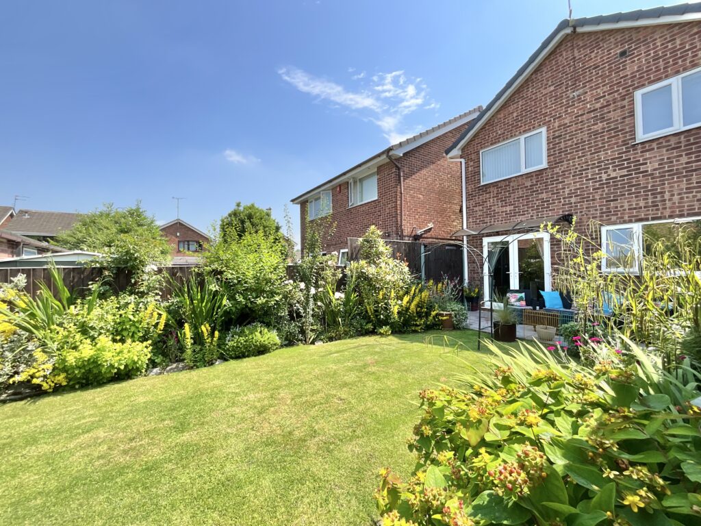 Lavender Avenue, Blythe Bridge, ST11