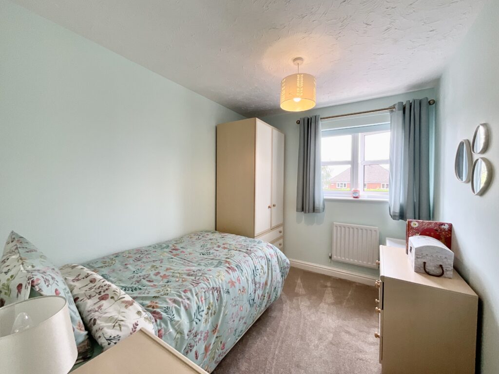Meadowbank Avenue, Weston, ST18