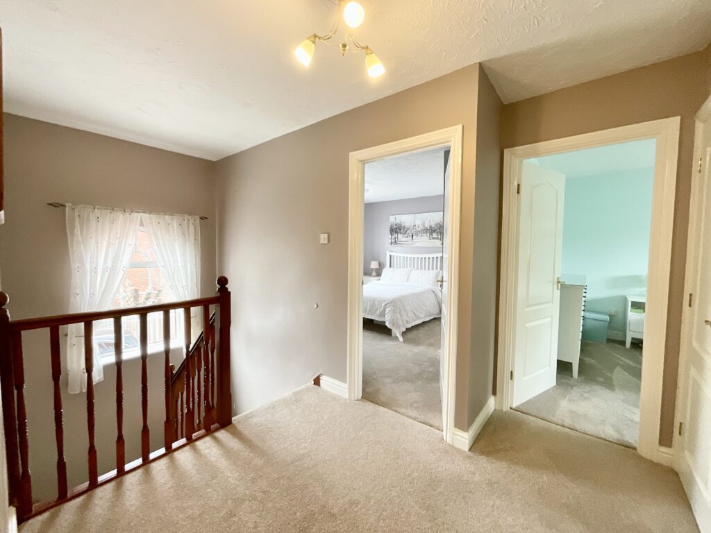 Meadowbank Avenue, Weston, ST18