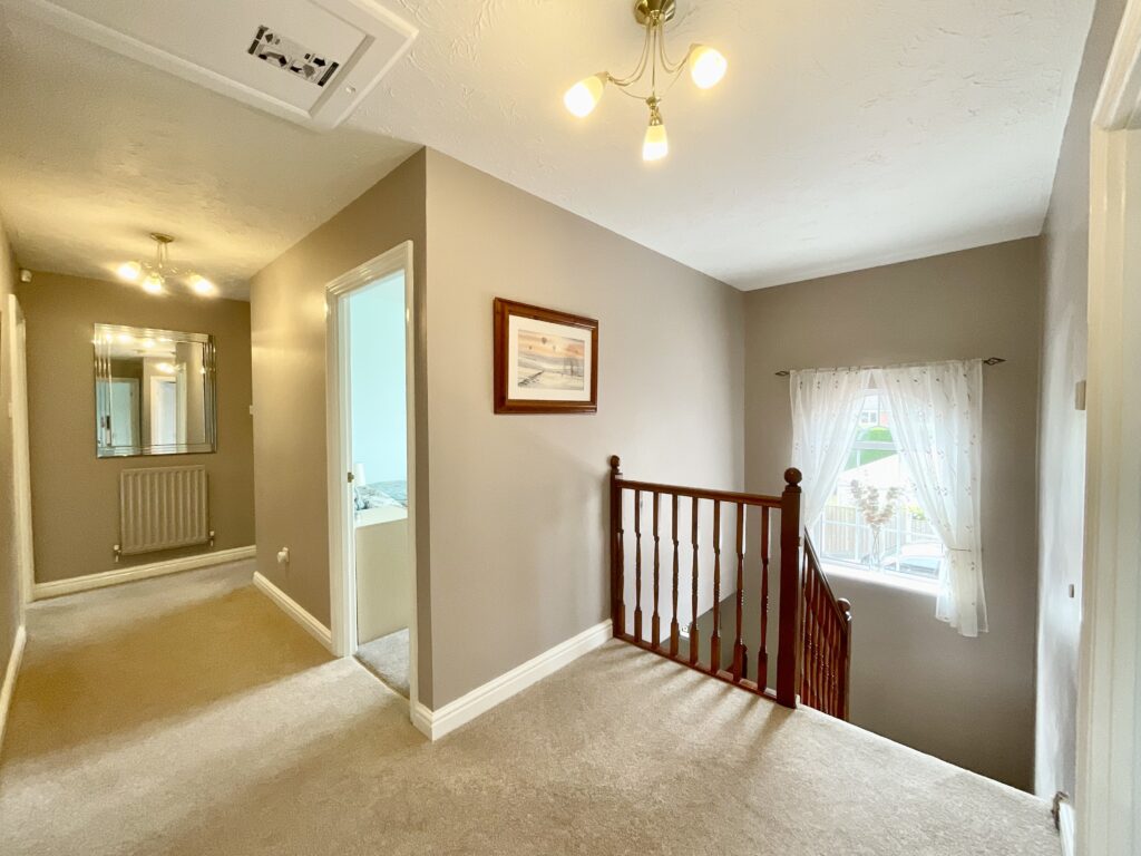 Meadowbank Avenue, Weston, ST18