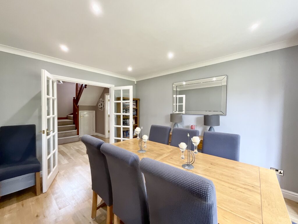 Meadowbank Avenue, Weston, ST18