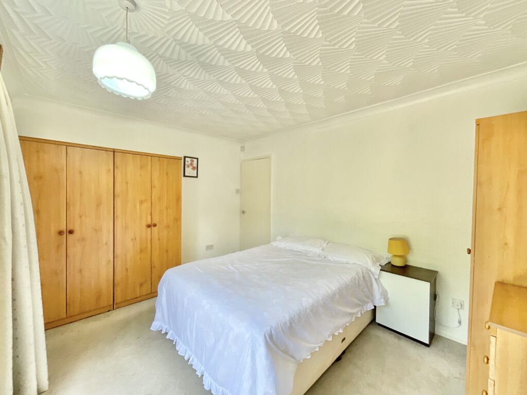 Friars Avenue, Stone, ST15