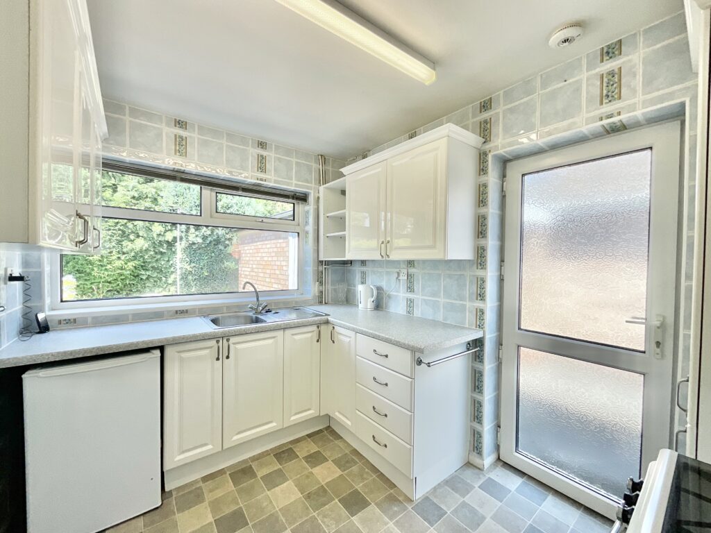 Friars Avenue, Stone, ST15