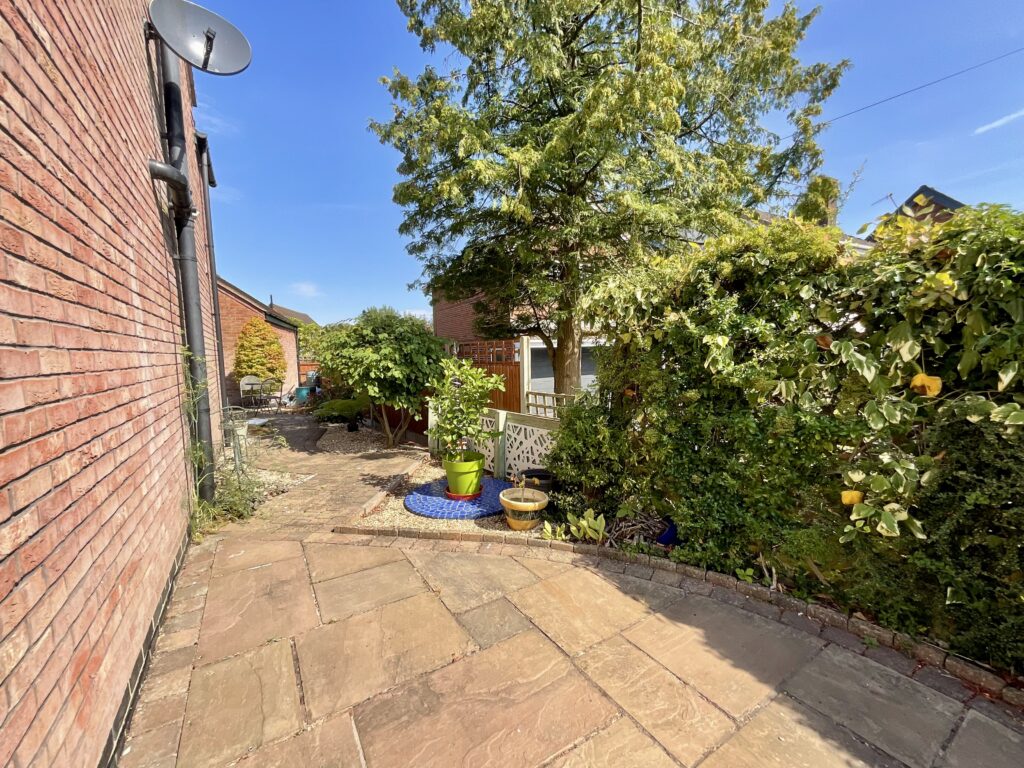 Tittensor Road, Tittensor, ST12