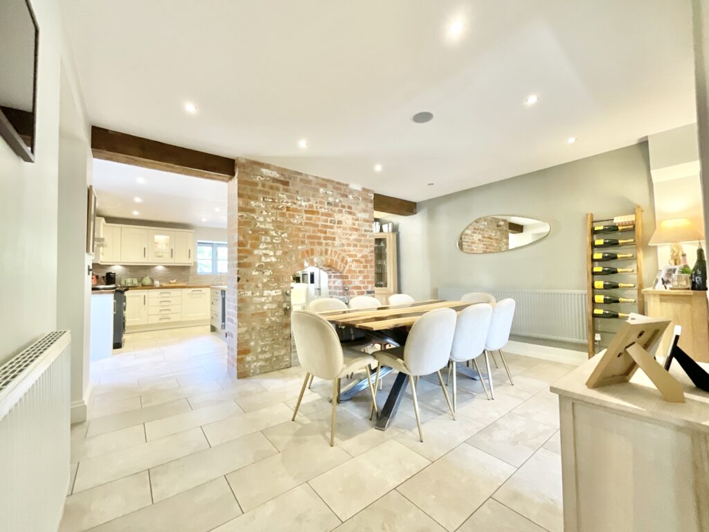 Aston, Aston Manor Barns, TF9