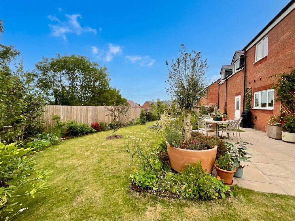 Clifford Place, Great Haywood, ST18