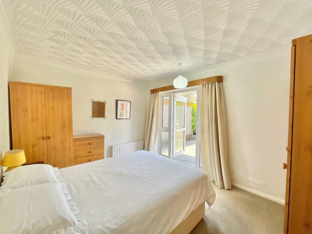 Friars Avenue, Stone, ST15