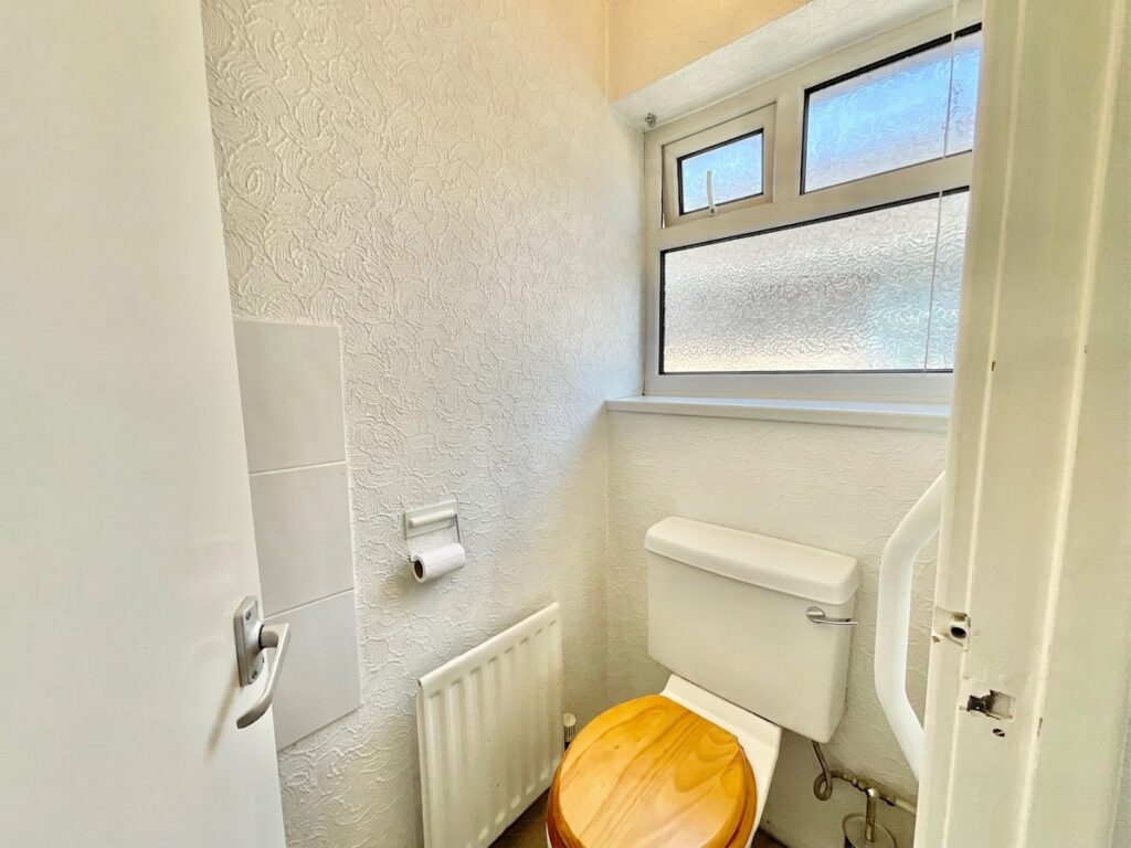 Friars Avenue, Stone, ST15
