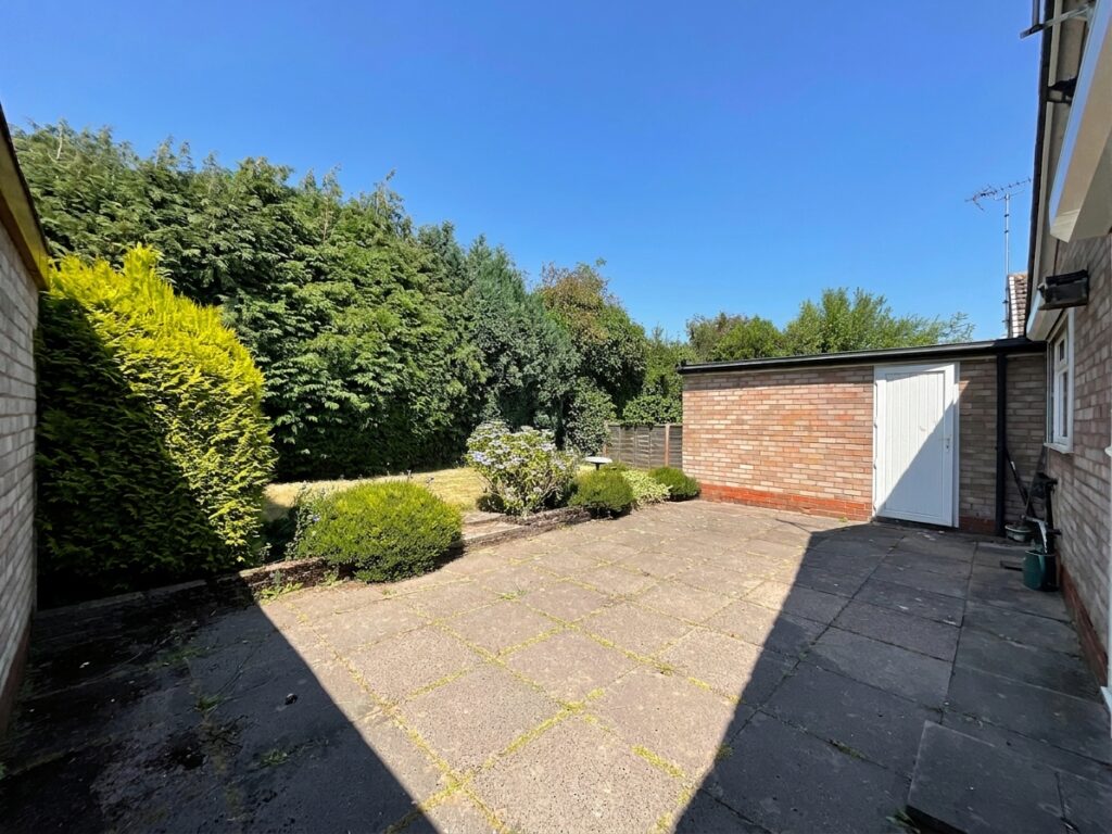Friars Avenue, Stone, ST15