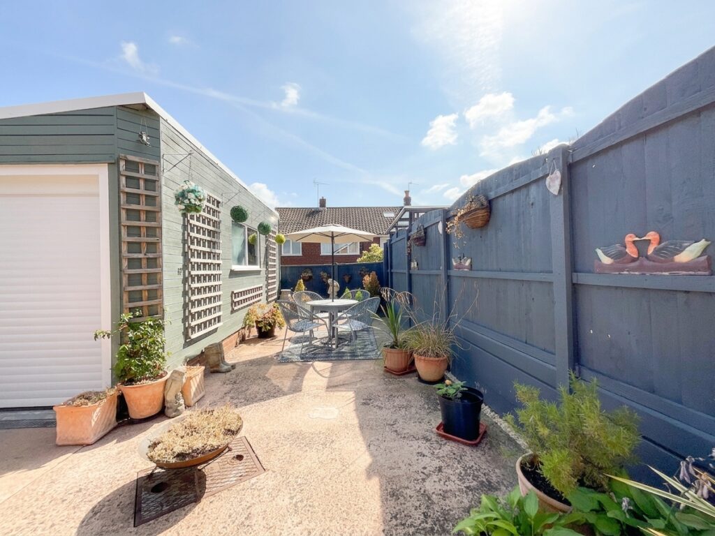 Meadow Way, Stone, ST15