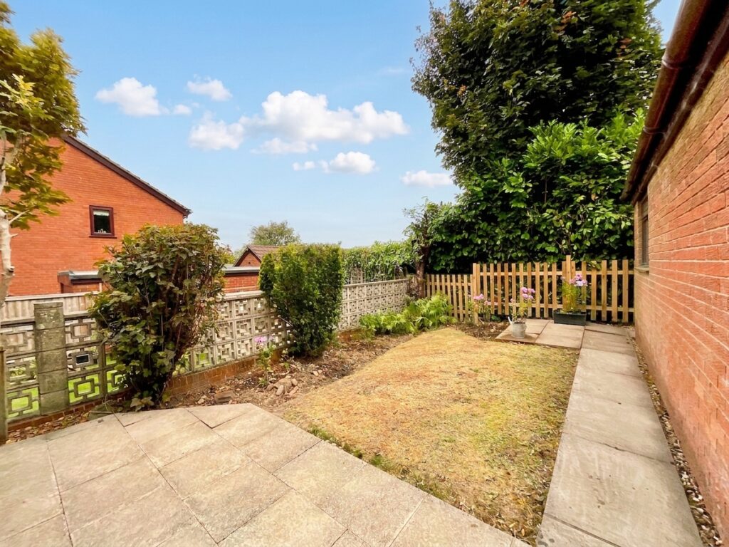 Highview Road, Fulford, ST11