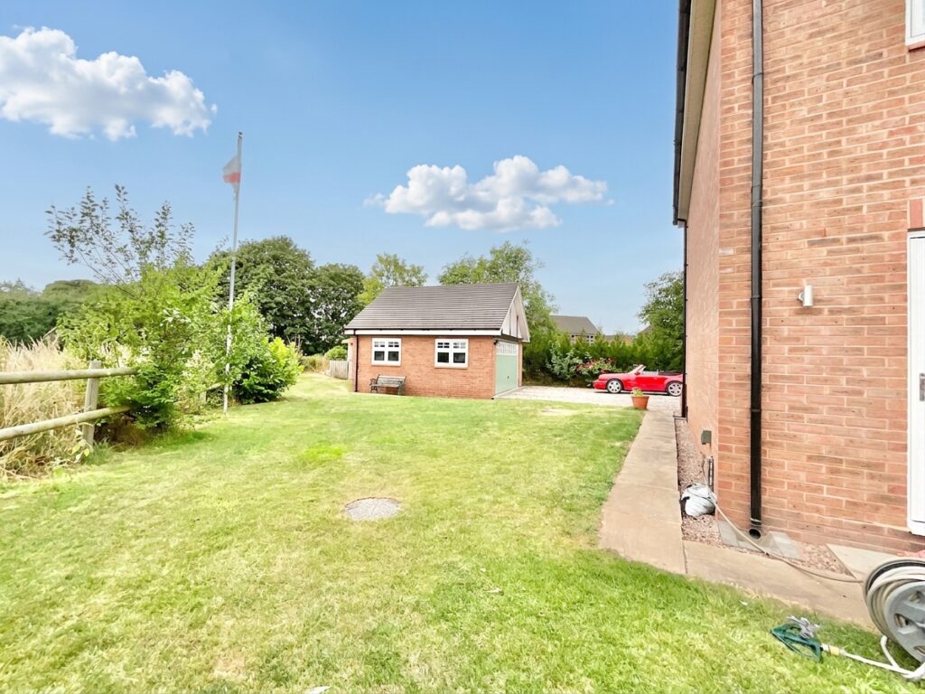 Stafford Road, Gnosall, ST20