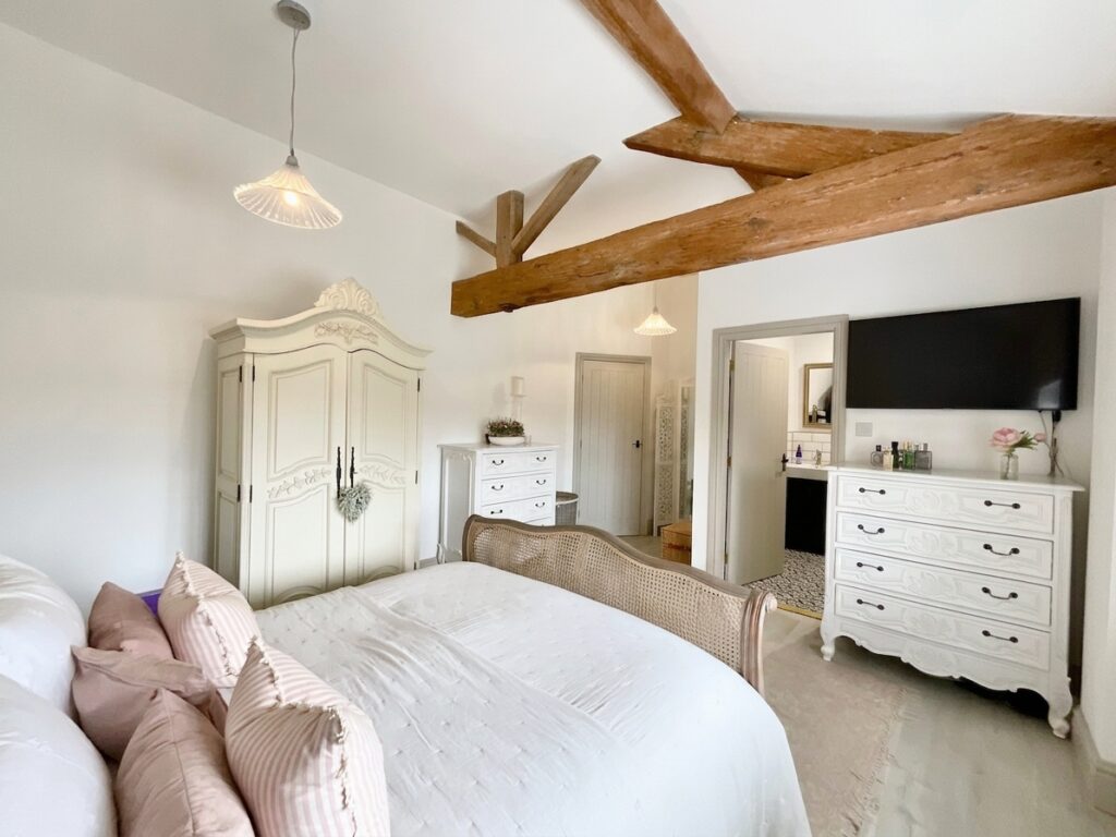 Tixall Court, Tixall, ST18