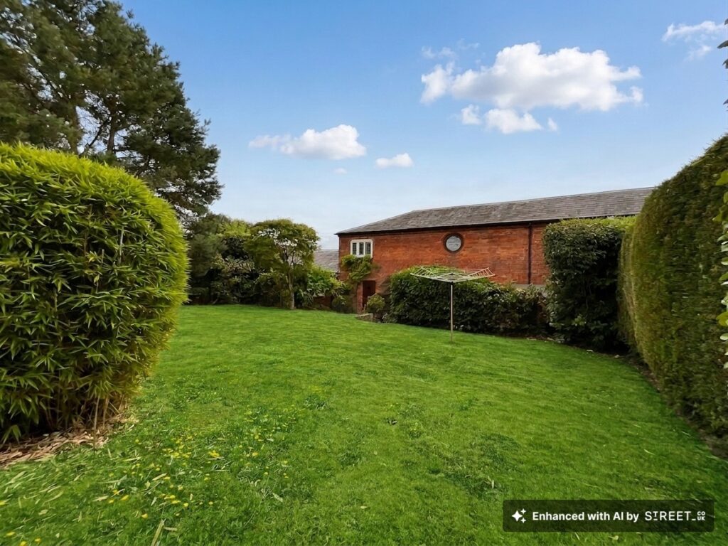 Tixall Court, Tixall, ST18