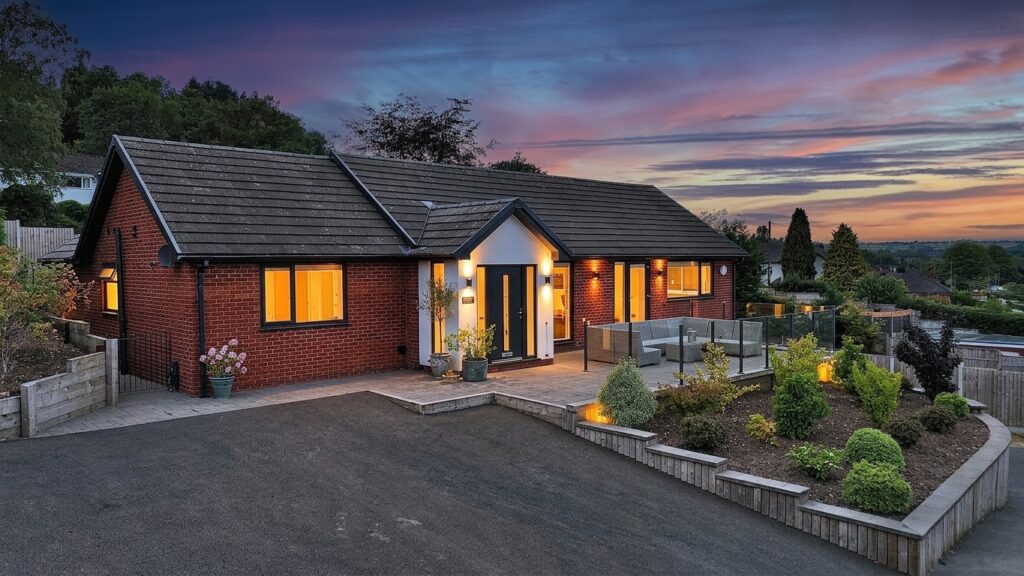 Harewood Close, Cheadle, ST10