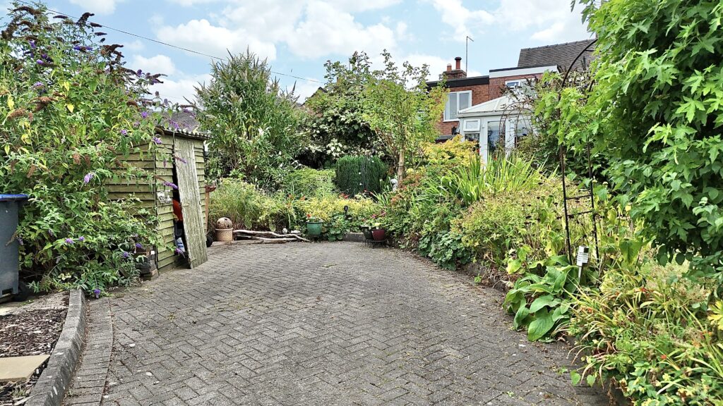 Sarver Lane, Dilhorne, ST10