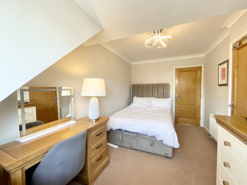 Saddler Avenue, Stone, ST15