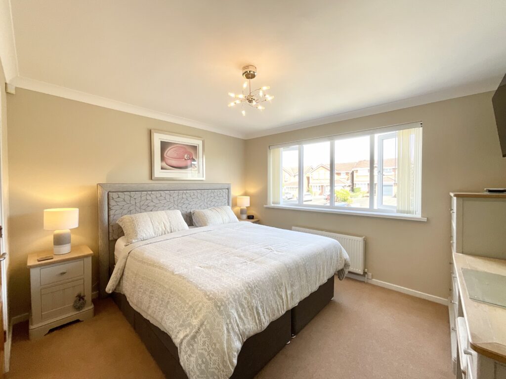 Saddler Avenue, Stone, ST15