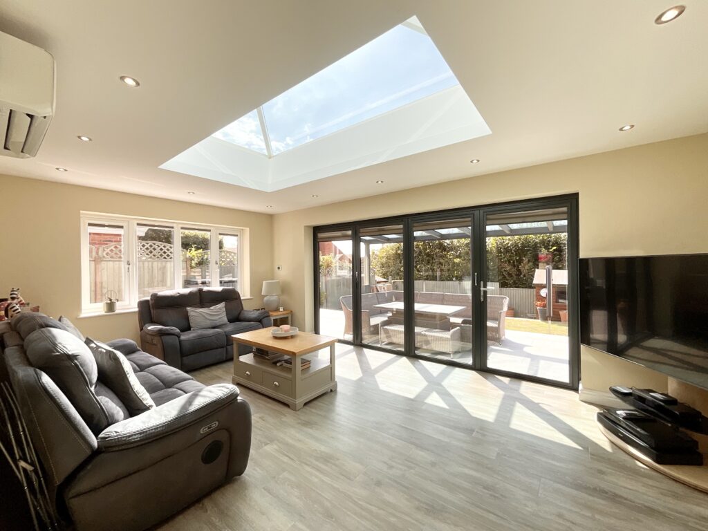 Saddler Avenue, Stone, ST15