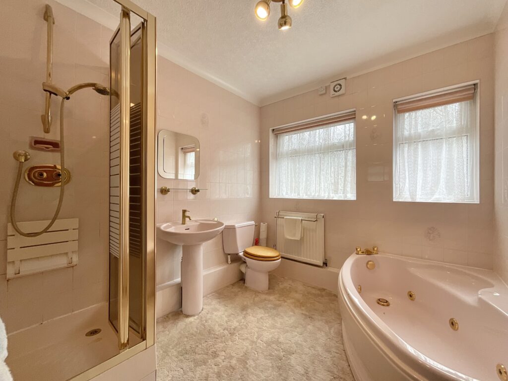 Nessina Grove, Wistaston, CW2