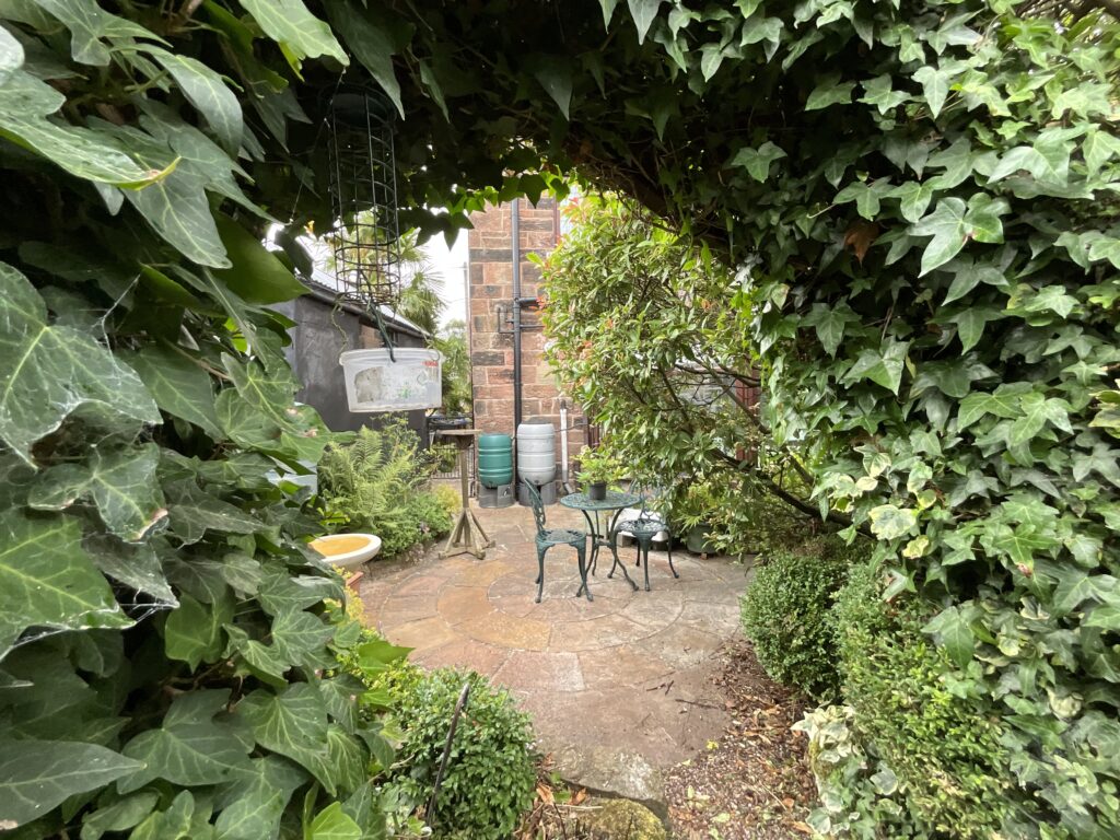 Whiston, Black Lane, ST10