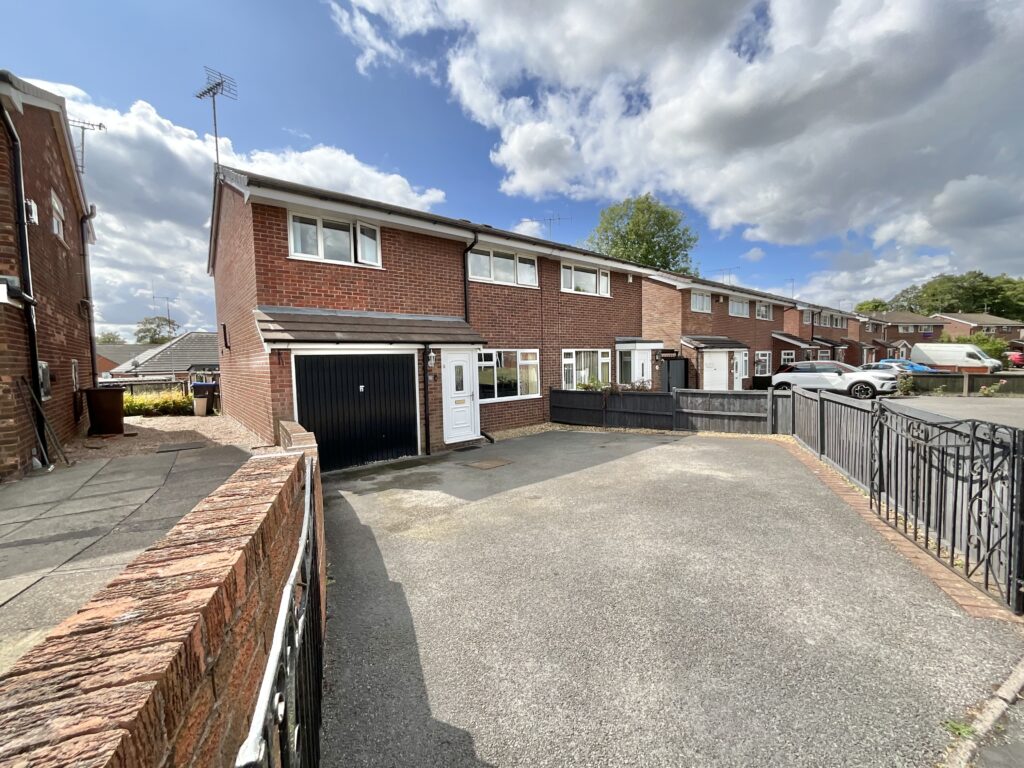 Kempton Grove, Cheadle, ST10