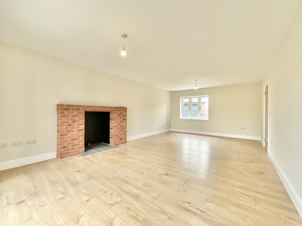 Stafford Road, Woodseaves, ST20