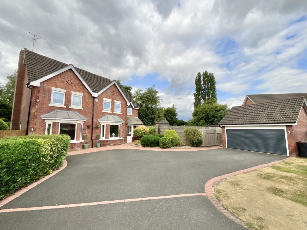Heronpool Drive, Baldwins Gate, ST5