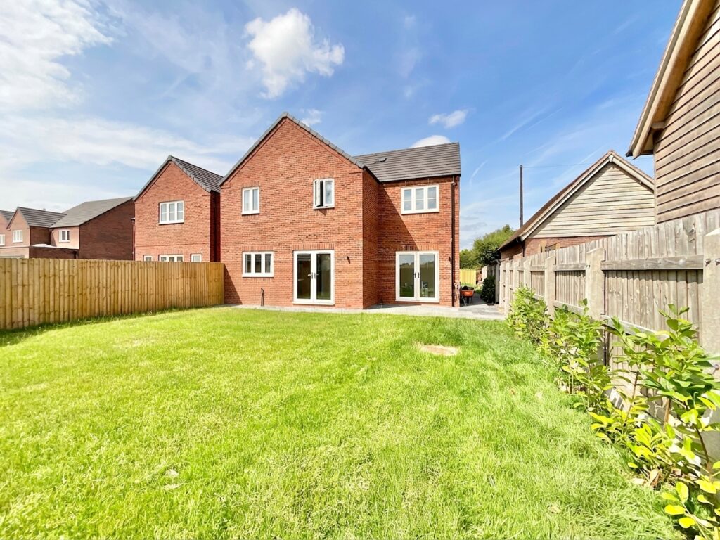 Stafford Road, Woodseaves, ST20