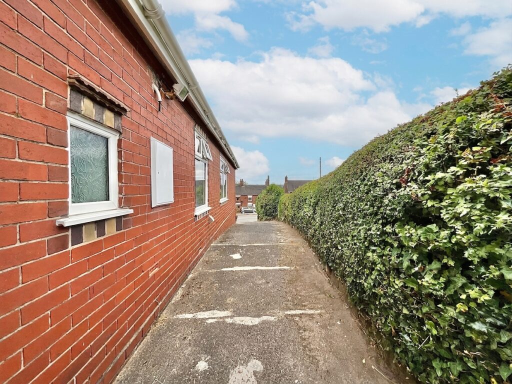 Leek Road, Cheadle, ST10